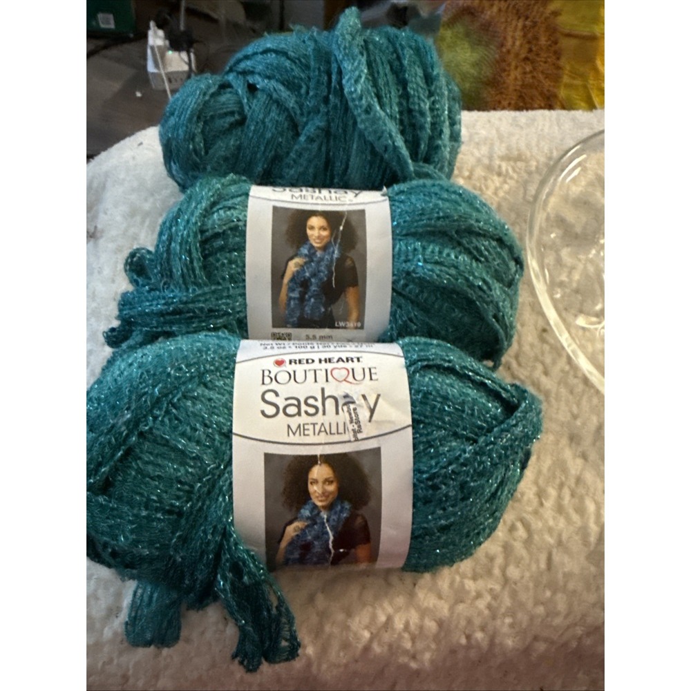 Red Heart Sashay Boutique Yarn Metallic Aquamarine One Skein 100g 2 New 1/2 ?